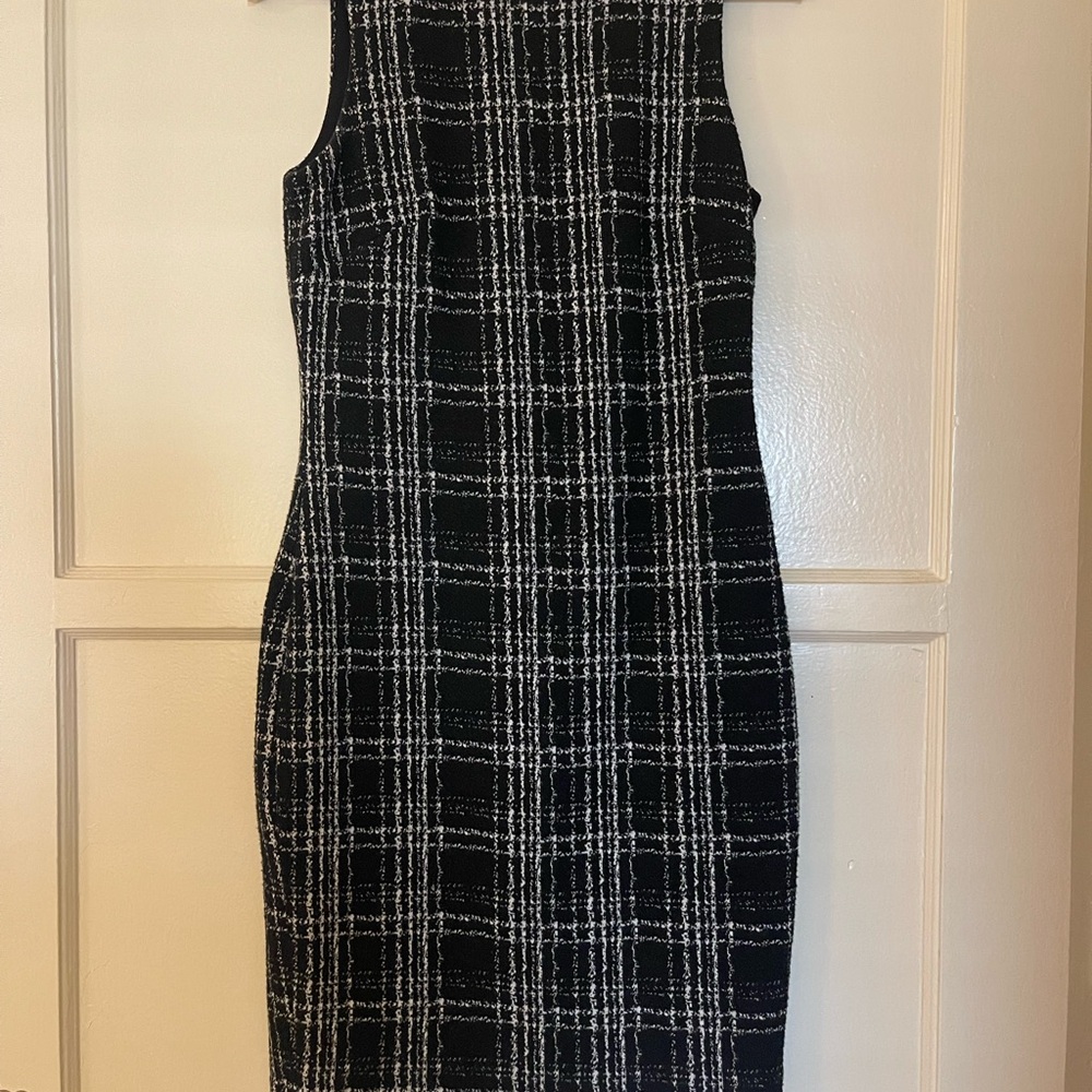 Calvin Klein Black and White Sheath Midi Dress Crew Neck Sleeveless - Picture 2 of 3